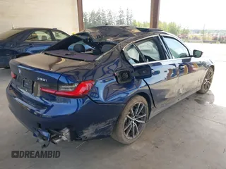 2019 BMW 3 Series 330i z VIN WBA5R1C51KAJ99658, wystawiony jako IAAI lot #42158041 z przebiegiem Nie podano mil oraz . Historia ofert i sprzedaży dostępna na DreamBid. Obrazek 4.