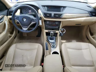 2014 BMW X1 xDrive28i z VIN WBAVL1C56EVY10542, wystawiony jako Copart lot #53116555 z przebiegiem 109 473 mil mil oraz Czysty tytuł • Clean title. Historia ofert i sprzedaży dostępna na DreamBid. Obrazek 8.
