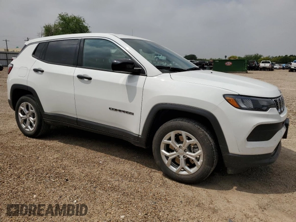 2024 Jeep Compass Sport z VIN 3C4NJDAN6RT163210, wystawiony jako Copart lot #51369215 z przebiegiem 13 575 mil mil oraz Szkoda całkowita • Salvage title. Historia ofert i sprzedaży dostępna na DreamBid. Obrazek 4.