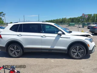 2024 Volkswagen Tiguan with VIN 3VVTB7AX9RM217926, listed as a IAAI auction lot 42339057 with 8,233 mi miles and . Bid and sale history available at DreamBid. Image 14.