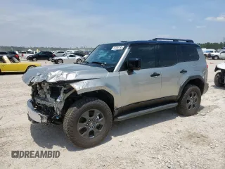 2024 Lexus GX 550 Premium z VIN JTJTBCDX3R5019851, wystawiony jako Copart lot #57393195 z przebiegiem 1890 mil mil oraz Szkody całkowita. Historia ofert i sprzedaży dostępna na DreamBid. Obrazek 1.