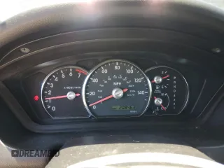 2010 Mitsubishi Galant ES z VIN 4A32B3FF4AE007728, wystawiony jako Copart lot #55102034 z przebiegiem 208 463 mil mil oraz Szkoda całkowita • Salvage title. Historia ofert i sprzedaży dostępna na DreamBid. Obrazek 9.