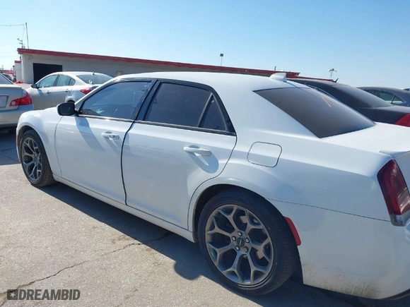 2018 Chrysler 300 with VIN 2C3CCABG1JH143075, listed as a IAAI auction lot 41370367 with 232,069 mi miles. Bid and sale history available at carsss.com. Image 14.
