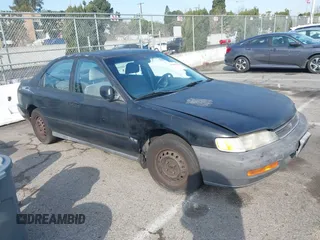 1997 Honda Accord z VIN 1HGTB5622VA476216, wystawiony jako IAAI lot #41407716 z przebiegiem 285 385 mil mil oraz . Historia ofert i sprzedaży dostępna na DreamBid. Obrazek 13.