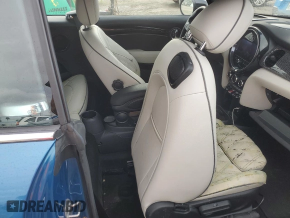 2022 MINI Convertible Cooper S z VIN WMW43DL03N3N64966, wystawiony jako Copart lot #74749364 z przebiegiem Nie podano mil oraz Nie do naprawy • Non repairable. Historia ofert i sprzedaży dostępna na DreamBid. Obrazek 10.