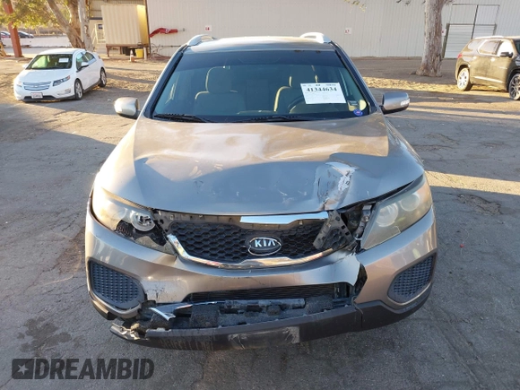 2011 Kia Sorento LX with VIN 5XYKT4A27BG125260, listed as a IAAI auction lot 41344634 with 139,393 mi miles. Bid and sale history available at carsss.com. Image 12.