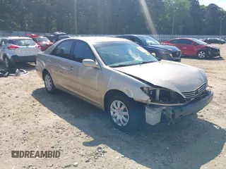 2005 Toyota Camry STD z VIN 4T1BE32K05U030458, wystawiony jako IAAI lot #42312217 z przebiegiem 216 492 mil mil oraz . Historia ofert i sprzedaży dostępna na DreamBid. Obrazek 1.