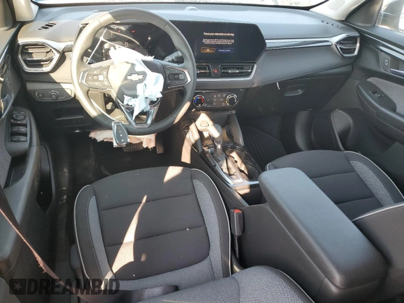 2025 Chevrolet TrailBlazer LT with VIN KL79MRSL9SB025037, listed as a Copart auction lot 69841984 with 28 mi miles and Salvage Title. Bid and sale history available at DreamBid. Image 8.