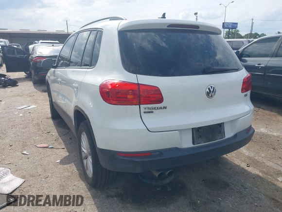 2017 Volkswagen Tiguan S z VIN WVGAV7AX2HK051022, wystawiony jako IAAI lot #42214161 z przebiegiem 87 914 mil mil oraz . Historia ofert i sprzedaży dostępna na DreamBid. Obrazek 14.
