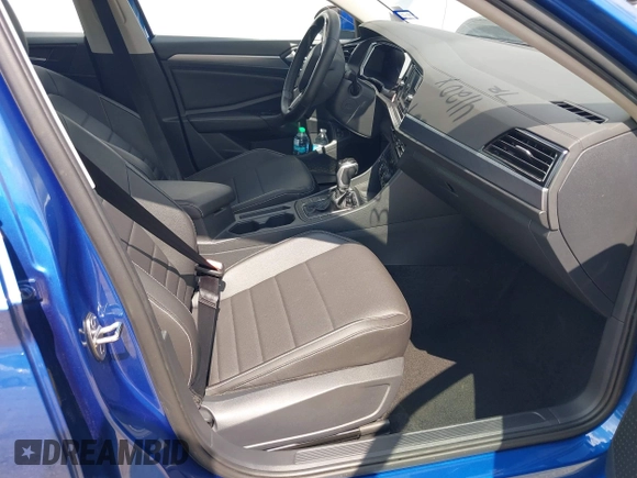 2024 Volkswagen Jetta SE with VIN 3VWEM7BU9RM007894, listed as a IAAI auction lot 42116799 with 35,023 mi miles and . Bid and sale history available at DreamBid. Image 5.