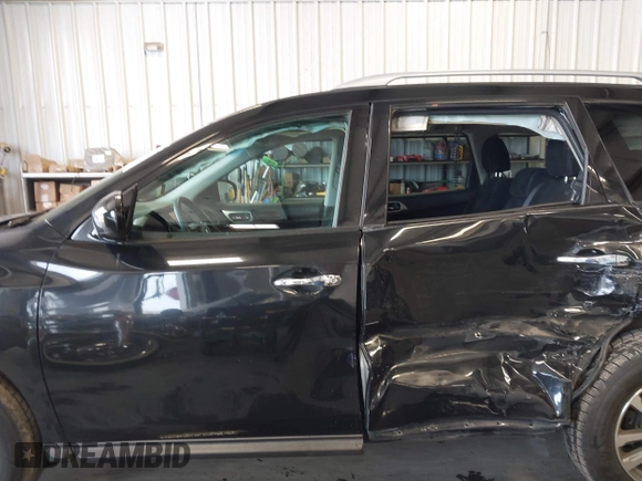 2015 Nissan Pathfinder SL with VIN 5N1AR2MM6FC663272, listed as a IAAI auction lot 42571611 with 176,221 mi miles and . Bid and sale history available at DreamBid. Image 14.