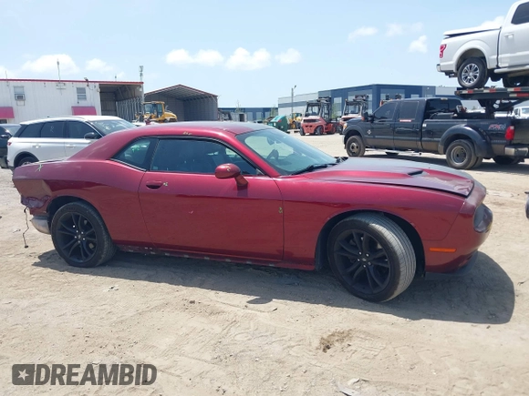 2017 Dodge Challenger SXT z VIN 2C3CDZAGXHH640987, wystawiony jako IAAI lot #42462976 z przebiegiem 146 943 mil mil oraz . Historia ofert i sprzedaży dostępna na DreamBid. Obrazek 14.