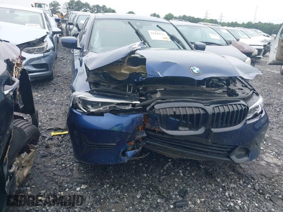 2019 BMW 3 Series 330i xDrive with VIN WBA5R7C59KAJ83727, listed as a IAAI auction lot 42244312 with 69,680 mi miles and . Bid and sale history available at DreamBid. Image 6.