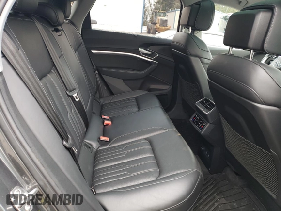2021 Audi e-tron Sportback Prestige z VIN WA13ABGE6MB037548, wystawiony jako Copart lot #45375615 z przebiegiem 39 095 mil mil oraz Szkoda całkowita • Salvage title. Historia ofert i sprzedaży dostępna na DreamBid. Obrazek 11.