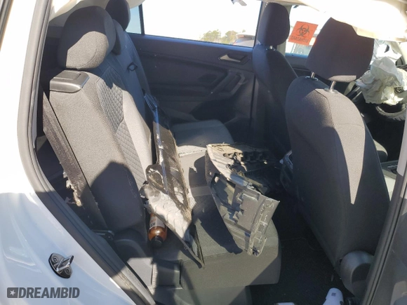 2018 Volkswagen Tiguan S with VIN 3VV1B7AX1JM109375, listed as a Copart auction lot 85322684 with 0 mi miles and Salvage Title. Bid and sale history available at carsss.com. Image 10.