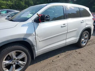 2015 Toyota Highlander Limited with VIN 5TDDKRFH5FS221483, listed as a IAAI auction lot 42517481 with 89,481 mi miles and . Bid and sale history available at DreamBid. Image 6.