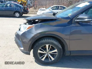 2017 Toyota RAV4 XLE с VIN 2T3WFREV3HW403849, выставлен на аукционе IAAI как лот 41815145 с пробегом 31 233 миль миль и . История ставок и продаж доступна на DreamBid. Изображение 6.