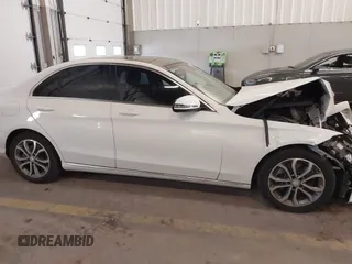 2016 Mercedes-Benz C 300 z VIN 55SWF4JB0GU160647, wystawiony jako IAAI lot #41980155 z przebiegiem 66 783 mil mil oraz . Historia ofert i sprzedaży dostępna na DreamBid. Obrazek 14.