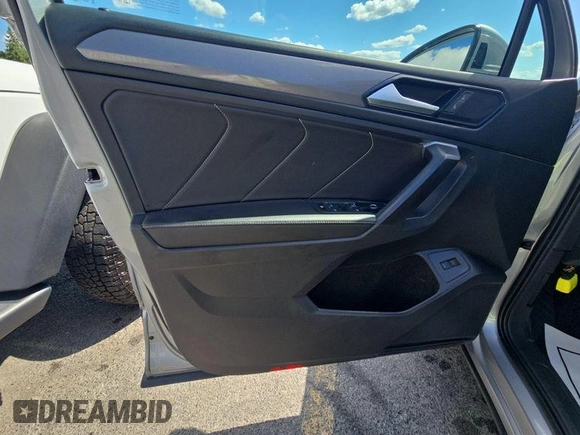2024 Volkswagen Tiguan SE с VIN 3VV3B7AX4RM084914, выставлен на аукционе IAAI как лот 42808980 с пробегом 33 888 миль миль и . История ставок и продаж доступна на DreamBid. Изображение 8.