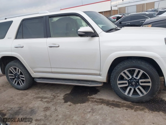 2020 Toyota 4Runner SR5 with VIN JTEBU5JR2L5822163, listed as a IAAI auction lot 41352311 with 100,418 mi miles. Bid and sale history available at carsss.com. Image 13.