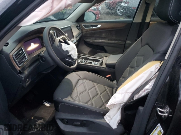 2024 Volkswagen Atlas SE with VIN 1V2LR2CA4RC580463, listed as a Copart auction lot 81372744 with 300 mi miles and Salvage title. Bid and sale history available at DreamBid. Image 7.