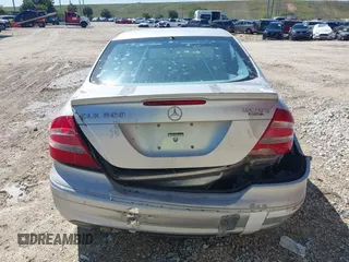 2004 Mercedes-Benz CLK-Class 5.0L with VIN WDBTJ75J54F076383, listed as a IAAI auction lot 41625538 with 160,585 mi miles. Bid and sale history available at carsss.com. Image 13.