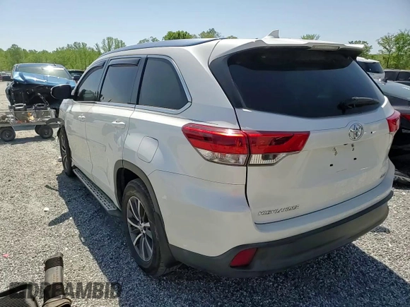 2018 Toyota Highlander SE with VIN 5TDKZRFH2JS271947, listed as a Copart auction lot 53381585 with 101,148 mi miles and Salvage title. Bid and sale history available at DreamBid. Image 12.