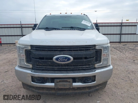 2019 Ford Super Duty F-250 SRW XL with VIN 1FTBF2B62KED26134, listed as a IAAI auction lot 41908568 with 114,259 mi miles. Bid and sale history available at carsss.com. Image 6.
