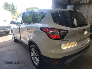 2017 Ford Escape SE z VIN 1FMCU0GD4HUC98854, wystawiony jako IAAI lot #42558269 z przebiegiem 62 975 mil mil oraz . Historia ofert i sprzedaży dostępna na DreamBid. Obrazek 23.