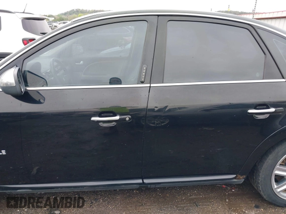 2008 Mercury Sable Premier z VIN 1MEHM42W38G611612, wystawiony jako IAAI lot #41965495 z przebiegiem 190 996 mil mil oraz . Historia ofert i sprzedaży dostępna na DreamBid. Obrazek 14.