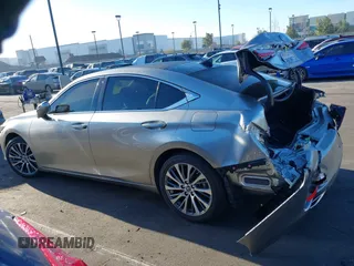 2019 Lexus ES 350 with VIN JTHBZ1B17K2004045, listed as a IAAI auction lot 41782256 with 58,039 mi miles and . Bid and sale history available at DreamBid. Image 14.