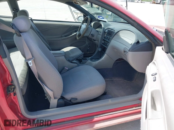 2000 Ford Mustang with VIN 1FAFP4046YF170085, listed as a IAAI auction lot 42059165 with 250,322 mi miles. Bid and sale history available at carsss.com. Image 5.