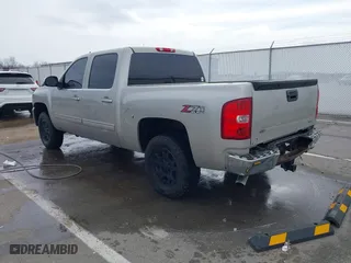 2009 Chevrolet Silverado 1500 LTZ with VIN 3GCEK33M29G254317, listed as a IAAI auction lot 41700617 with 163,950 mi miles. Bid and sale history available at carsss.com. Image 3.