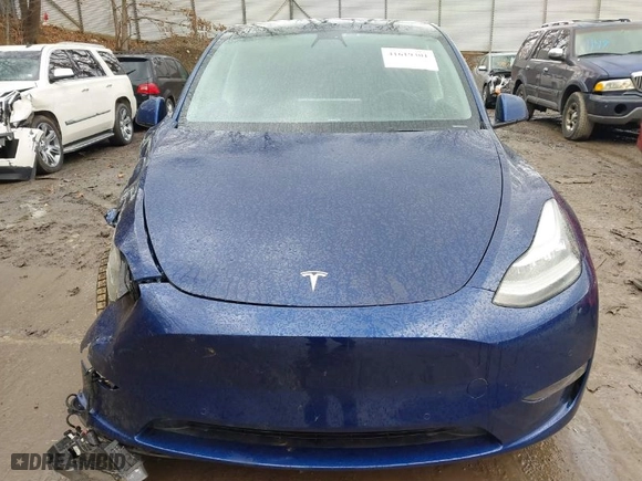 2022 Tesla Model Y Long Range with VIN 7SAYGDEE2NF421448, listed as a IAAI auction lot 41619301 with 44,562 mi miles. Bid and sale history available at carsss.com. Image 12.