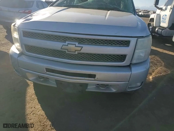2011 Chevrolet Silverado 1500 LT with VIN 3GCPKSE38BG203272, listed as a Copart auction lot 44540655 with 184,900 mi miles and Salvage Title. Bid and sale history available at carsss.com. Image 10.