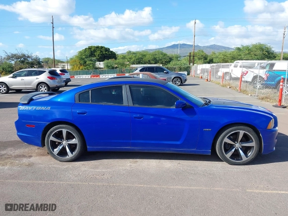 2013 Dodge Charger RT Max with VIN 2C3CDXCT6DH715161, listed as a IAAI auction lot 41722473 with 121,077 mi miles. Bid and sale history available at carsss.com. Image 13.