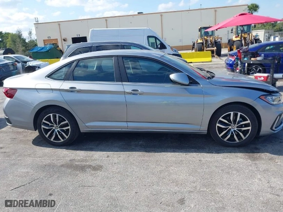 2025 Volkswagen Jetta SE with VIN 3VWEX7BU5SM025337, listed as a IAAI auction lot 42069790 with 5,067 mi miles. Bid and sale history available at carsss.com. Image 13.