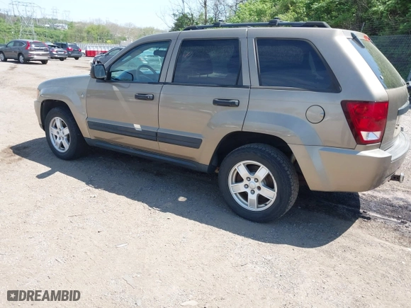 2005 Jeep Grand Cherokee Laredo with VIN 1J4HR48N25C507255, listed as a IAAI auction lot 42105073 with 176,349 mi miles. Bid and sale history available at carsss.com. Image 3.