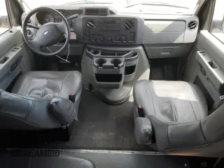 2014 Ford Econoline Cargo Commercial z VIN 1FTNE1EWXEDA22372, wystawiony jako Copart lot #52360385 z przebiegiem 128 803 mil mil oraz Czysty tytuł • Clean title. Historia ofert i sprzedaży dostępna na DreamBid. Obrazek 8.