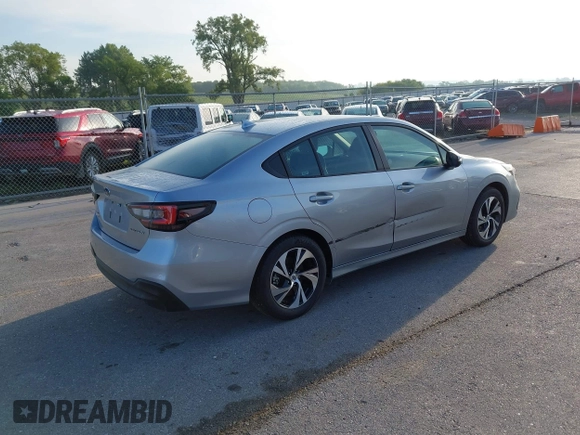 2025 Subaru Legacy Premium z VIN 4S3BWAD65S3018054, wystawiony jako IAAI lot #42728296 z przebiegiem 6 488 mil mil oraz . Historia ofert i sprzedaży dostępna na DreamBid. Obrazek 4.