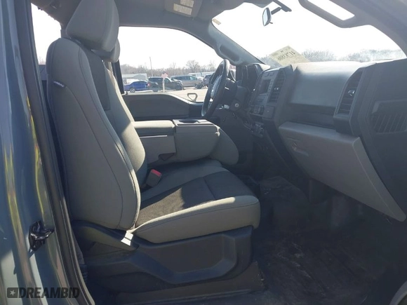 2019 Ford F-150 XL with VIN 1FTMF1CB1KKD81741, listed as a IAAI auction lot 41783806 with 46,978 mi miles. Bid and sale history available at carsss.com. Image 5.