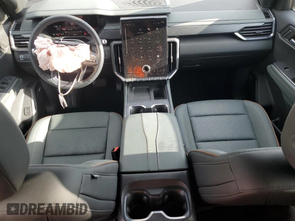 2024 GMC Acadia AWD AT4 z VIN 1GKENPKS1RJ200931, wystawiony jako Copart lot #53707665 z przebiegiem 5874 mil mil oraz Tytuł czysty. Historia ofert i sprzedaży dostępna na DreamBid. Obrazek 8.