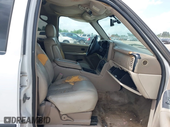 2005 Chevrolet Tahoe Z71 z VIN 1GNEC13T65R149919, wystawiony jako IAAI lot #42656968 z przebiegiem 331 303 mil mil oraz . Historia ofert i sprzedaży dostępna na DreamBid. Obrazek 5.