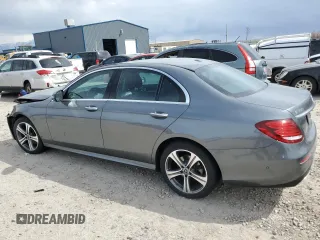 2018 Mercedes-Benz E 300 с VIN WDDZF4KB4JA293480, выставлен на аукционе Copart как лот 52153205 с пробегом 60 131 миль миль и Списание • Salvage title. История ставок и продаж доступна на DreamBid. Изображение 2.