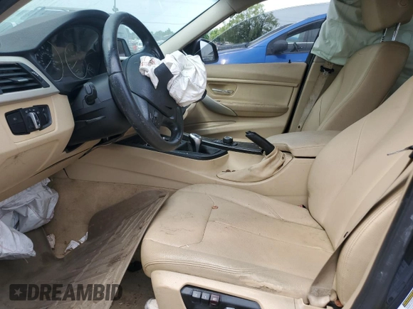 2016 BMW 3 Series 320i z VIN WBA8A9C50GK622573, wystawiony jako Copart lot #60071865 z przebiegiem Nie podano mil oraz Czysty tytuł • Clean title. Historia ofert i sprzedaży dostępna na DreamBid. Obrazek 7.