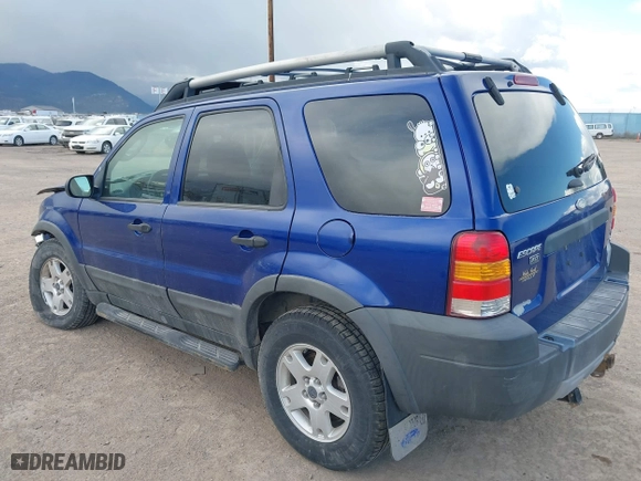2005 Ford Escape XLT with VIN 1FMYU93155KB49222, listed as a IAAI auction lot 42055463 with 208,866 mi miles. Bid and sale history available at carsss.com. Image 3.