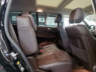 2019 Mercedes-Benz GLS 450 with VIN 4JGDF6EE8KB220982, listed as a Copart auction lot 56013175 with 136,845 mi miles and Clean Title. Bid and sale history available at DreamBid. Image 11.