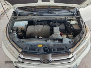 2018 Toyota Highlander SE z VIN 5TDJZRFH2JS550407, wystawiony jako Copart lot #61050545 z przebiegiem 71 711 mil mil oraz Szkoda całkowita • Salvage title. Historia ofert i sprzedaży dostępna na DreamBid. Obrazek 12.