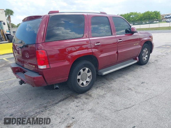 2005 Cadillac Escalade z VIN 1GYEC63T15R178857, wystawiony jako IAAI lot #42313783 z przebiegiem Nie podano mil oraz . Historia ofert i sprzedaży dostępna na DreamBid. Obrazek 4.