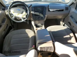 2002 Ford Explorer XLT with VIN 1FMZU73W52UD04193, listed as a Copart auction lot 45418235 with 211,401 mi miles and Salvage title. Bid and sale history available at DreamBid. Image 8.